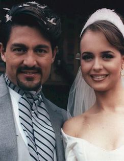 407619_480605228629083_1308944639_n