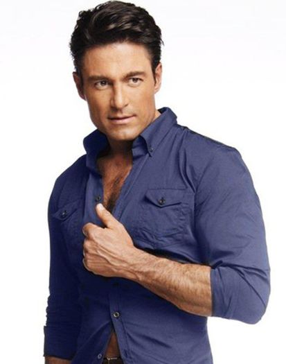 432343_366079990083388_903283858_n - Fernando Colunga