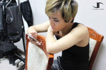 Mir - MBLAQ Backstage photos