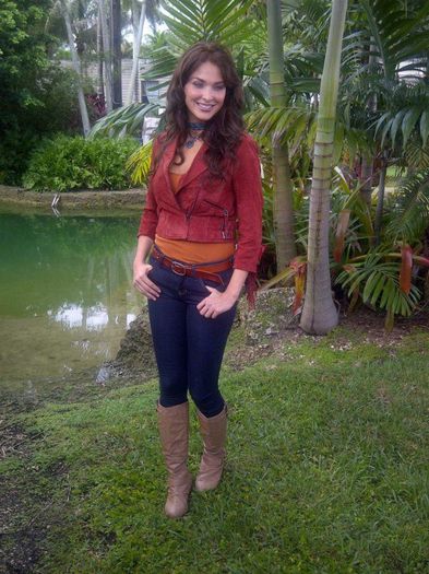 407240_247109328700433_1705976661_n - Blanca Soto