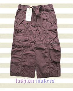 Pantaloni cargo trei sferturi 1A; Marimi in stoc:9-13 ani.
Material:Bumbac 100%
Produs fabricat in Anglia.

