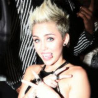 Milzz ;xxxxx Icons =]]] (2) - 0x - Icons with Miley