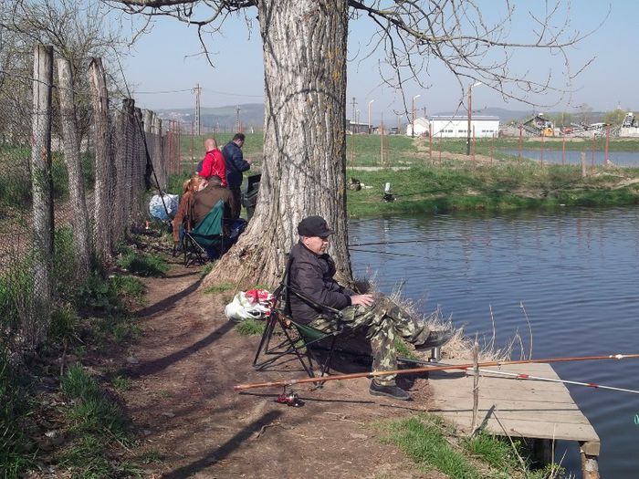 BATUL FOTOGRAFULUI LASAT ...."LIBER"