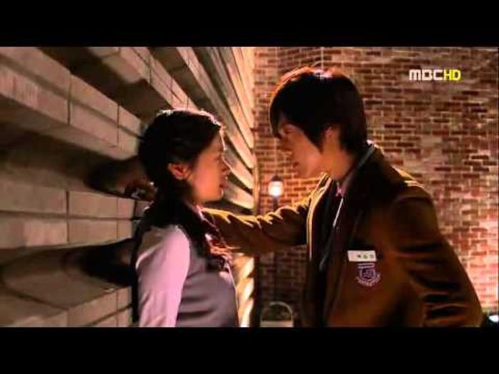 playful-kiss-playful-kiss-27604412-480-360 - Playfull kiss