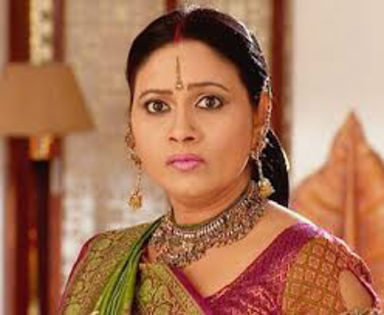 06 - Utkarsha Naik aka Manorama as Mamaji