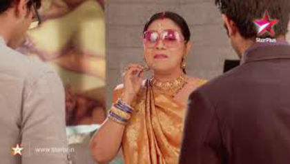 09 - Utkarsha Naik aka Manorama as Mamaji