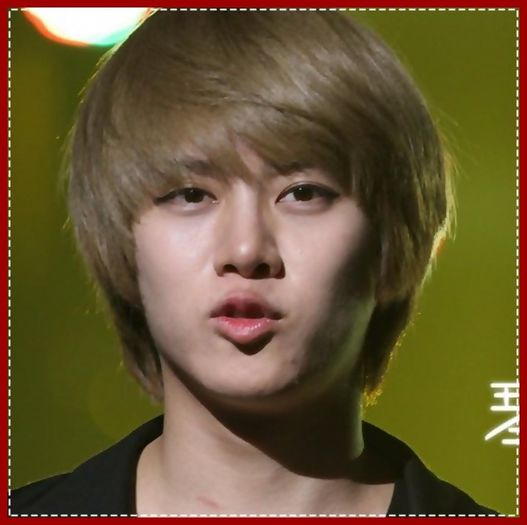 # Hara,Hara.. ce as putea sa fac eu pe aici?Ghici :))..{ii aranjeaza parul intr-o parte}. - l - x - Episodul 38 - x - l