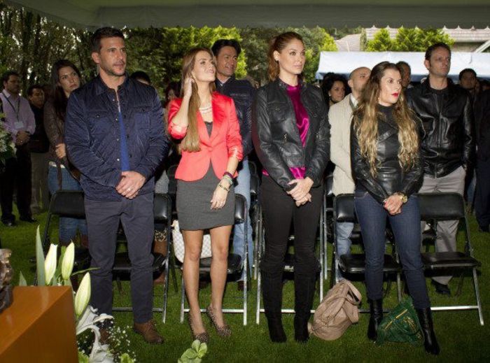 551167_10150995552073683_1724368487_n