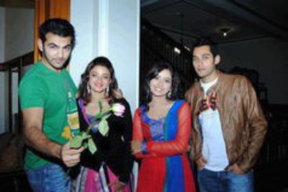 38 - Asha Negi 2