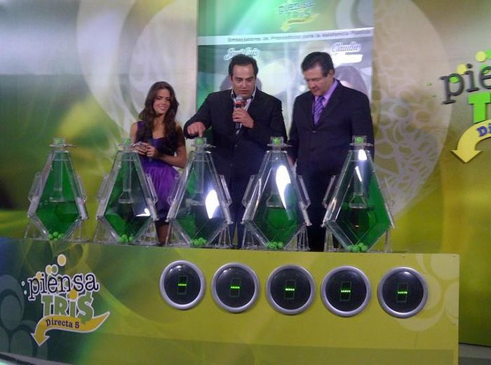 319554_10150282884698683_446195982_n