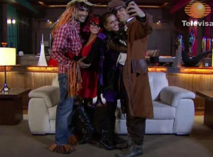 319172_10150356902088683_2073721051_n