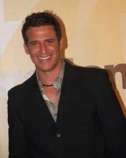 images (70) - Jorge Aravena