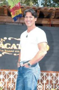 images (85) - Jorge Aravena