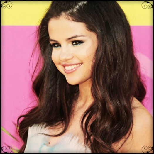 486206_360213594087897_434568397_n - CE PARERE AVETI DESPRE SELENA GOMEZ