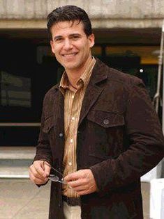 384422_195407630539631_496008630_n