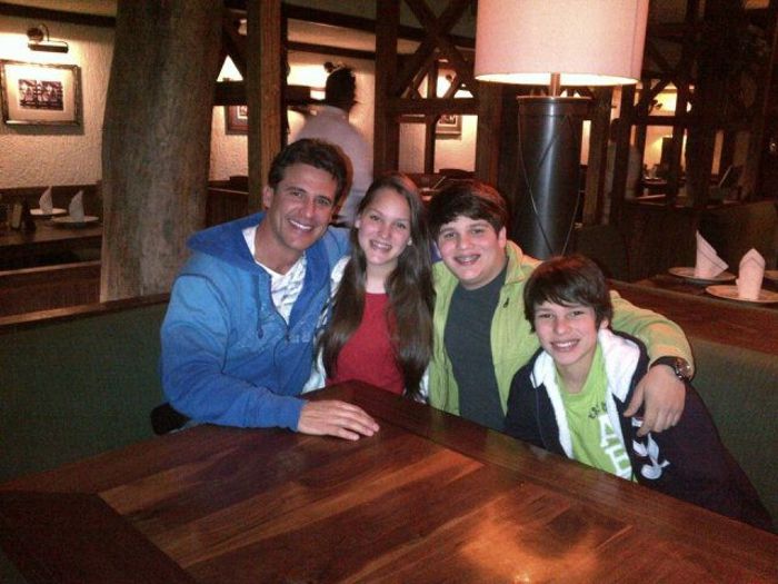 399129_220043151409412_692682316_n