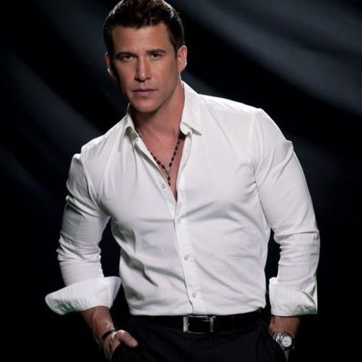 526831_276265959120464_562239763_n