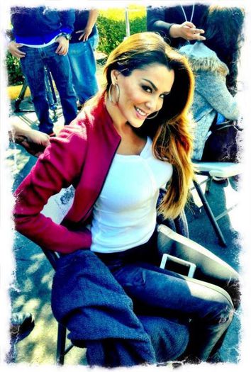 562646_470714666329956_1818100814_n