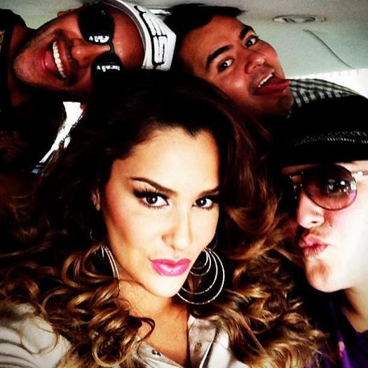 539700_446621795405910_936078057_n