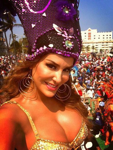 582567_446702945397795_470857438_n