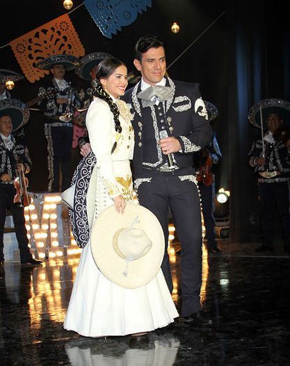 presentacion-que-bonito-amor--z - Que bonito amor