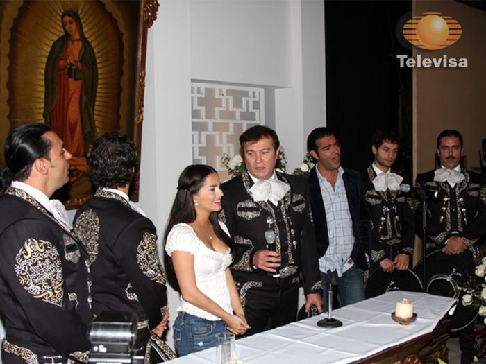 que-bonito-amor-misa-elenco5 - Que bonito amor