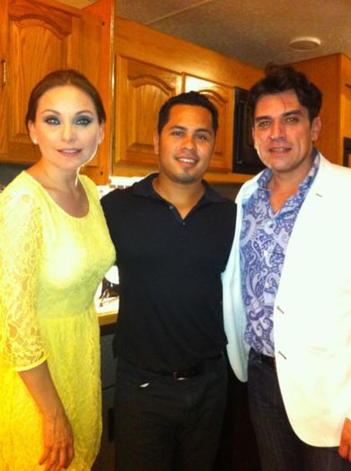 303454_426970840657895_1177319195_n