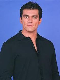 419799_371051002916546_666823599_n