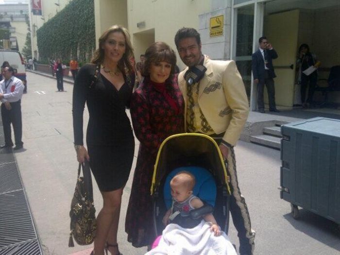 310750_509171029139473_990112327_n