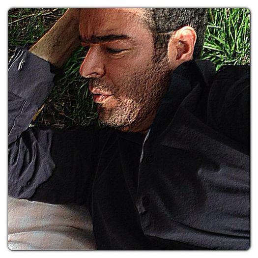 542677_493397590716817_1007732122_n