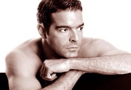 525070_484896848233558_655926157_n