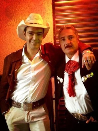 553016_468789106510999_1133176575_n