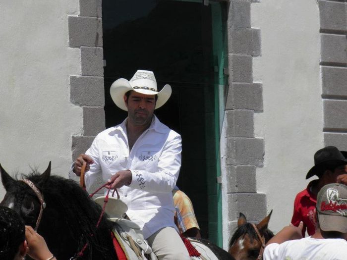 602854_467772213279355_1339547258_n