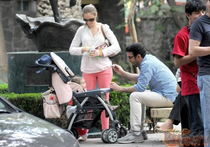 733920_499252886797954_246198427_n