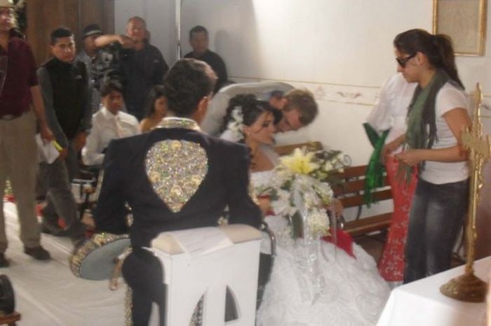 225086_167793343277245_3553026_n