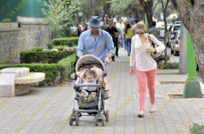 426401_499253740131202_83475469_n