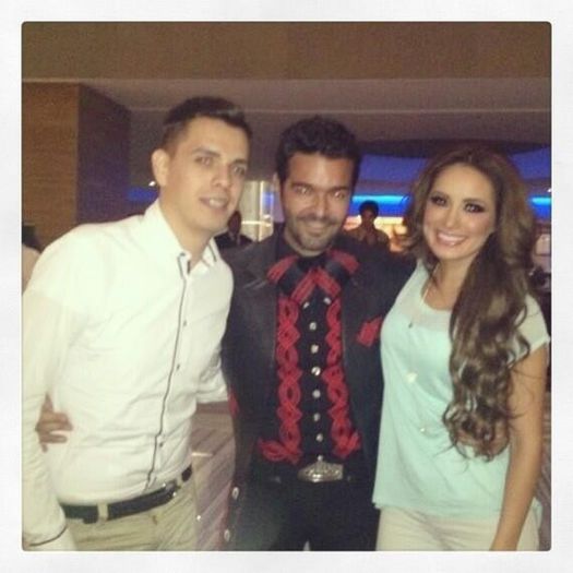 317449_510160242373885_305743967_n