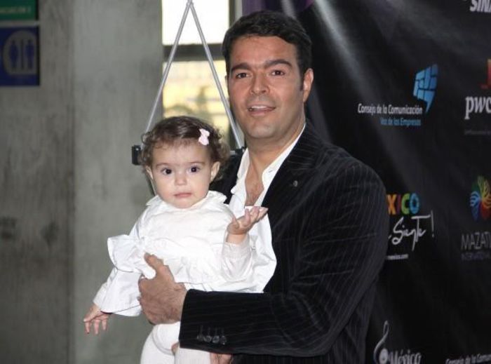 522750_490718557651387_2051210820_n