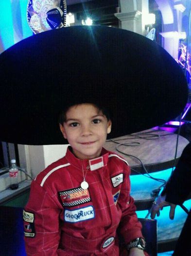 548769_453403551382888_1075616150_n