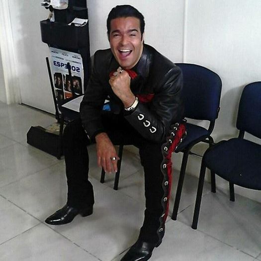 481057_432775630112347_121081375_n