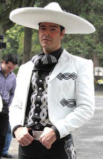 598544_443228059067104_55317929_n