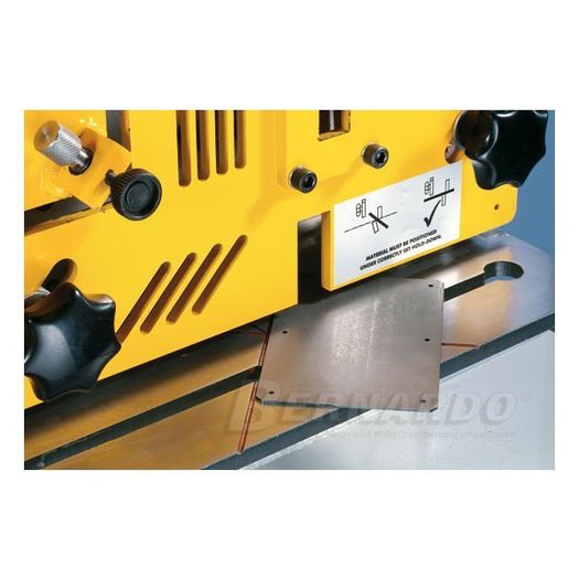 Foarfeca combinata STW 40; Departament Vanzari
Tel: 0332 405 722
Fax: 0332 266 586
Mob: 0730 260 452
comercial@emtools.ro
www.emtools.ro
