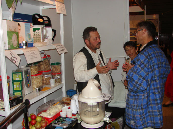 cu produsele in EXPOZITII Internationale2; cu produsele in unele EXPOZITII Internationale
