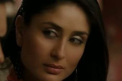 VLCsnap-00046 - Kareena Kapoor 2