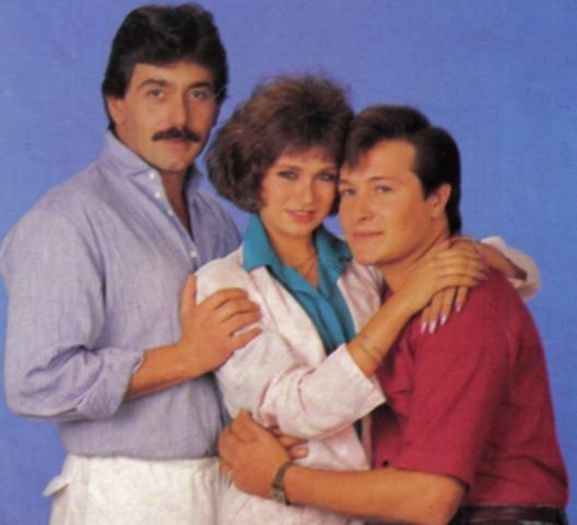 35754_124626464245800_2833544_n