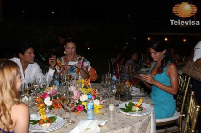 262828_522053044475657_1694707482_n