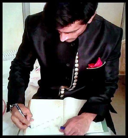603638_10151541351959798_1398194125_n - Karan Singh Grover