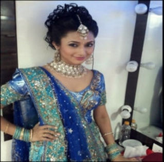 84035971_LWDMIXL3 - divyanka tripathi divya de la a ta pt totdeauna