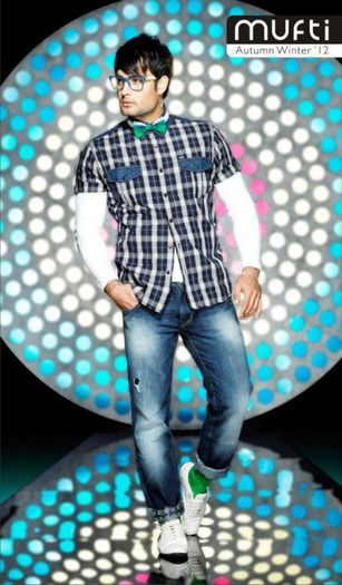 395032_506957119328003_73778843_n - Vivian Dsena