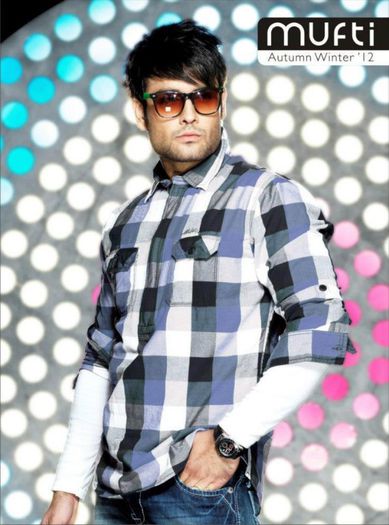 557419_525856337438081_1451260563_n - Vivian Dsena